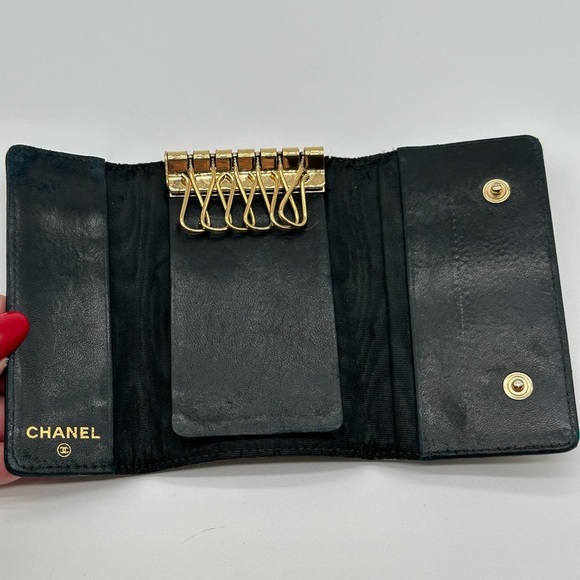 Vintage black leather Chanel key holder/wallet - Picture 4 of 10